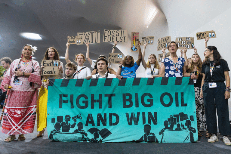 Demonstranci na COP30